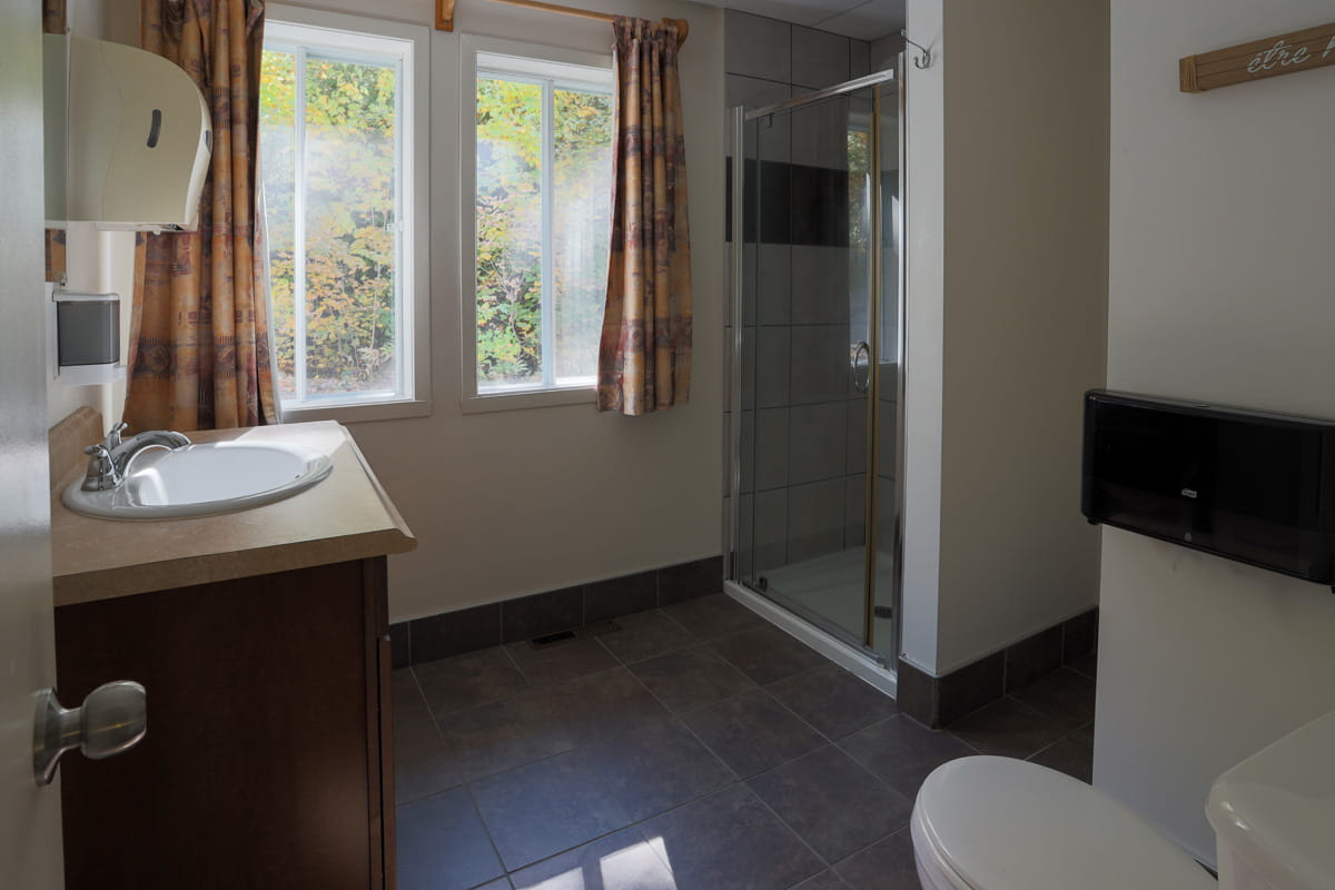 Amik ChaletsLanaudiere SalleDeBain Amik ChaletsLanaudiere SalleDeBain