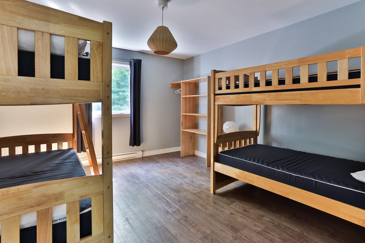 Nichee ChaletsLanaudiere Chambre 2 min Nichee ChaletsLanaudiere Chambre 2 min