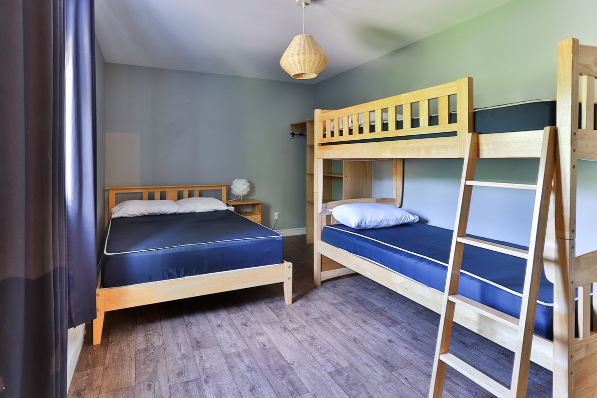 Nichee ChaletsLanaudiere Chambre 3 min Nichee ChaletsLanaudiere Chambre 3 min