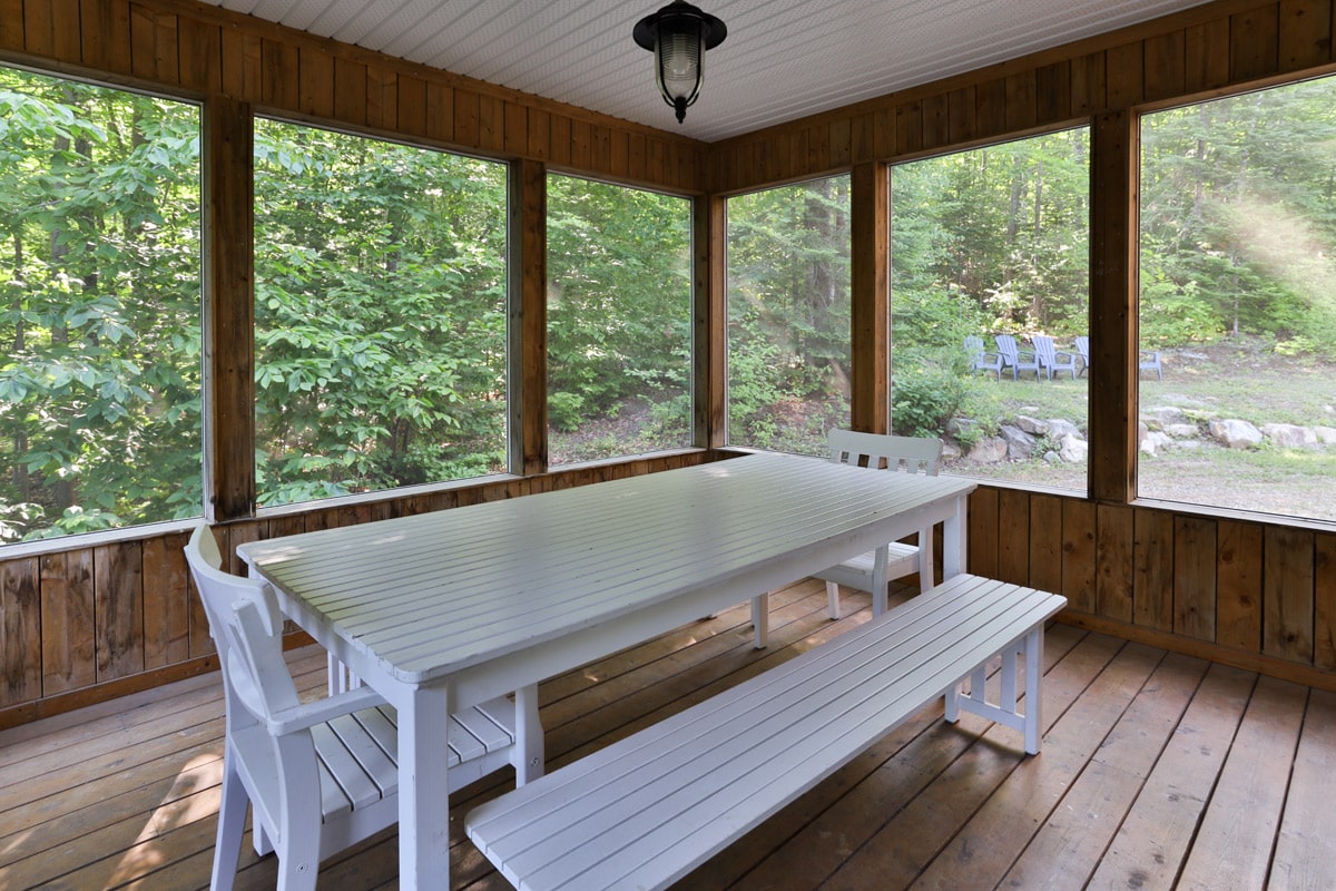 Nichee ChaletsLanaudiere Veranda min Nichee ChaletsLanaudiere Veranda min