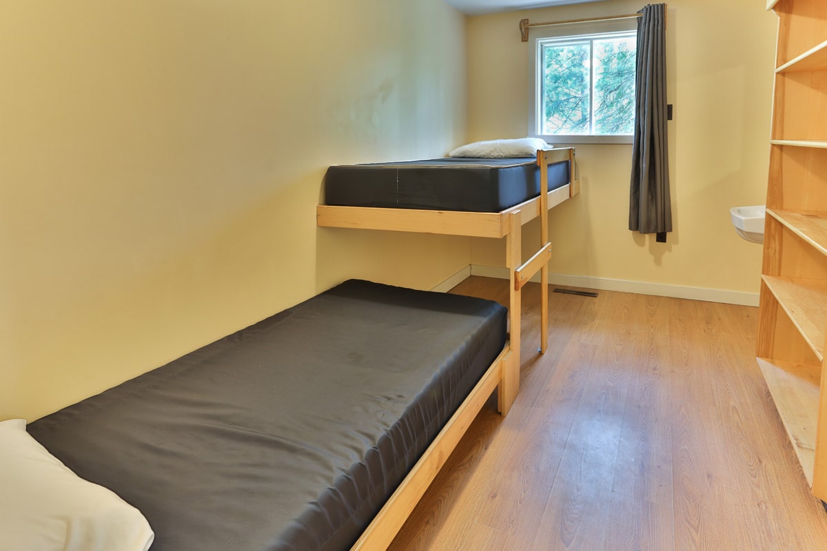 Repos ChaletsLanaudiere Chambre 4 min Repos ChaletsLanaudiere Chambre 4 min