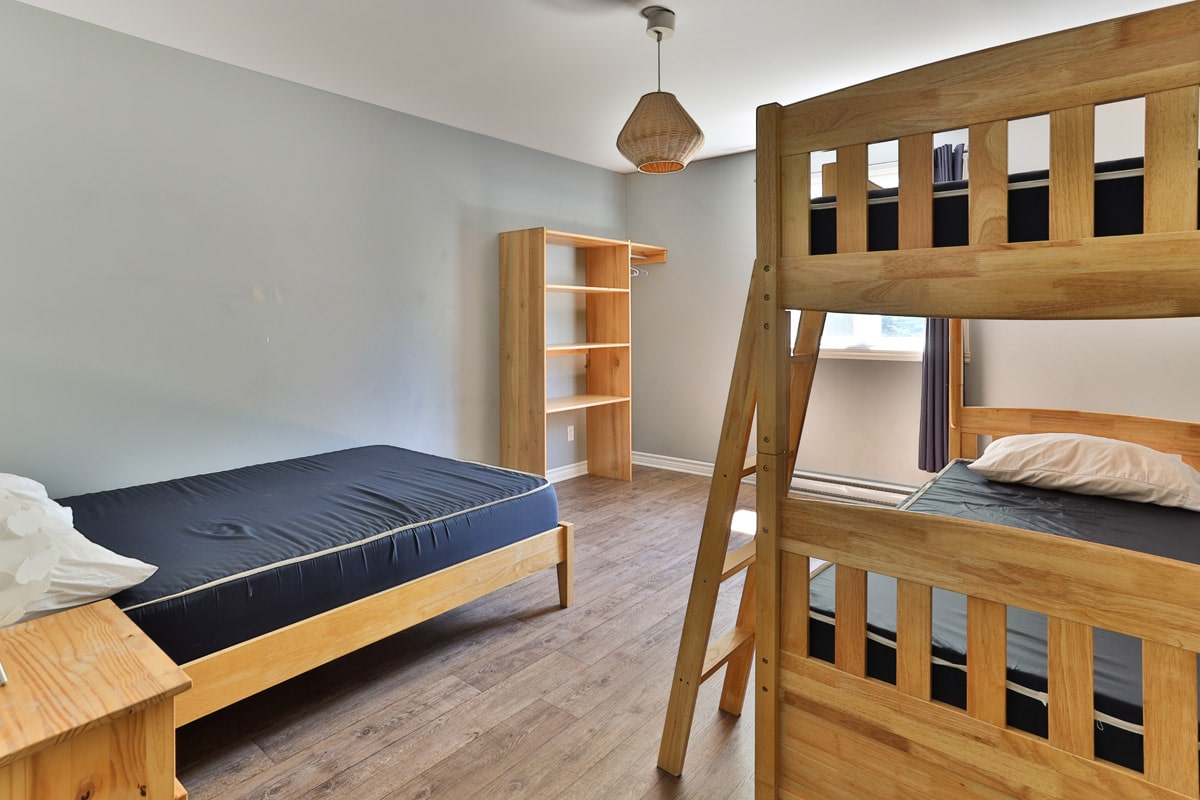 Taniere ChaletsLanaudiere Chambre 3 min Taniere ChaletsLanaudiere Chambre 3 min