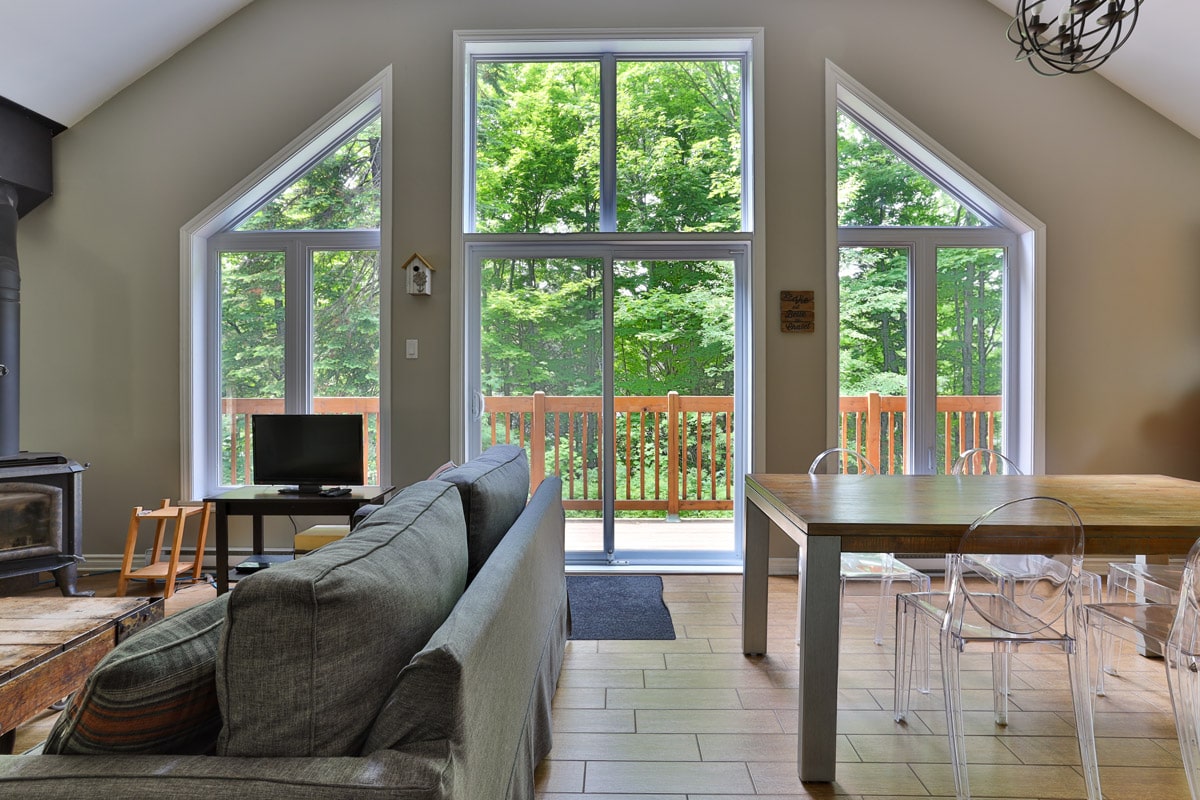Phare Chalets Lanaudiere salon cuisine Phare Chalets Lanaudiere salon cuisine