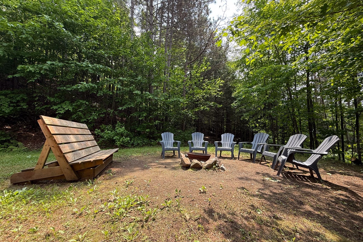 Villa des pins-Chalets Lanaudiere-coin feu